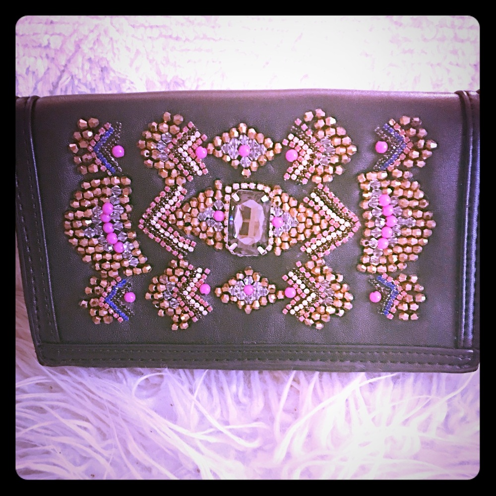 2 adorable clutches
